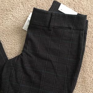 NWT. Loft outlet. Size 0 original fit dress trouser. Beautiful pattern!